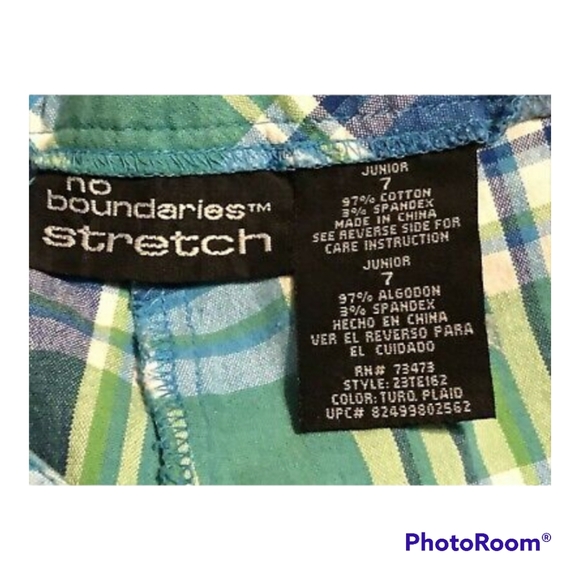 No Boundaries Stretch Plaid Capri Pants Size 7 - Picture 5 of 6